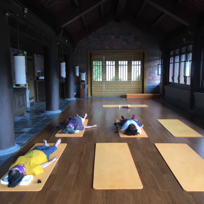 Gối thảo mộc chườm mắt nóng lạnh 1LIFE