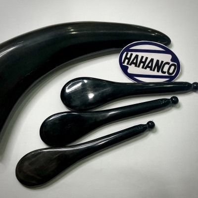 Cây massage mặt bằng sừng đen dày thần thánh (MH844) đánh bay vết nhăn da mặt mà không cần sử dụng bất kì loại kem dưỡng nào