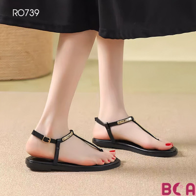 [TRẺ TRUNG - SANG TRỌNG] Thiết Kế Tối Giản Khoe Trọn Nét Đẹp Bàn Chân RO739 ROSATA Cao 2P, Quai Mảnh Có Đính Kim Loại