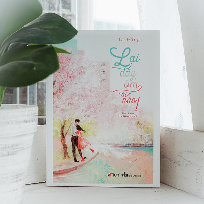 Sách - Lại Đây, Ôm Cái Nào - Đinh Tị Books