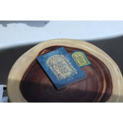 Sách - Khu Vườn Dối Trá - AZ Việt Nam