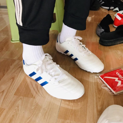 Giày bóng đá phủi Wk 3 sọc trắng 2022 cao cấp