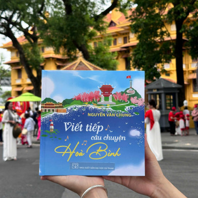 Sách - Viết Tiếp Câu Chuyện Hoà Bình