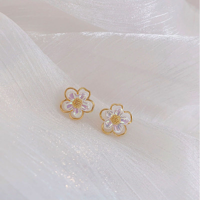 Khuyên tai đính ngọc trai nhân tạo phong cách thời trang Hàn