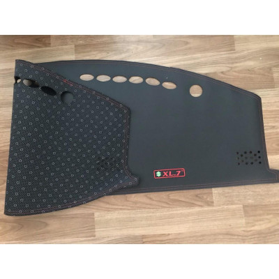 Thảm taplo xe Suzuki XL7 2020-2023 nhung lông cừu, da carbon có chống trượt cao cấp