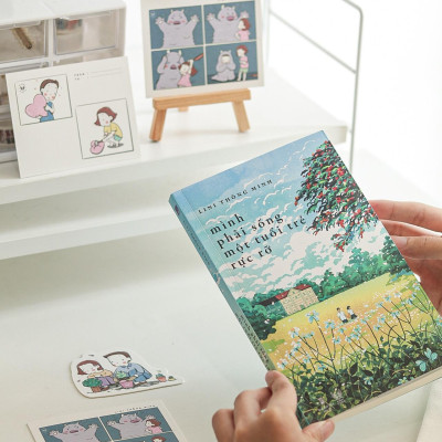 Sách - Mình Phải Sống Một Tuổi Trẻ Rực Rỡ - Tặng Kèm Bookmark Bế Hình + Postcard Bồi Cứng