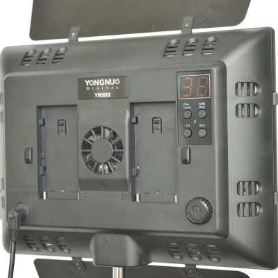 Đèn LED Yongnuo 900 - Hàng Nhập Khẩu