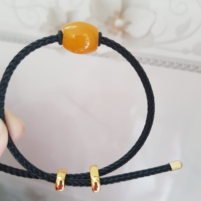 Vòng tay lu thống phối hạt lu đá mã não vàng anh đẹp với dây đen kiểu rút nữ mệnh thổ mệnh kim và mệnh thủy đeo may mắn hợp ạ