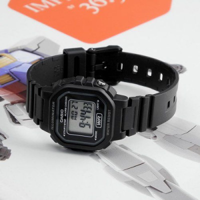 Đồng Hồ Điện Tử Nữ Casio LA-20WH-1A Dây Nhựa