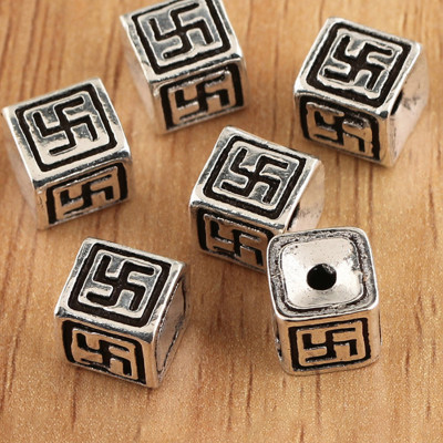 Charm bạc hình vuông xỏ ngang - Ngọc Quý Gemstones