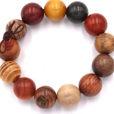 Vòng tay chuỗi hạt gỗ Đàn hương 8 màu 18 ly