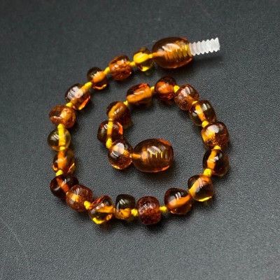 Combo Vòng Cổ , Vòng Tay Hổ Phách Nhựa Thông Màu Đậm Dành Cho Bé Chính Hãng BẠC HIỂU MINH BCB002S