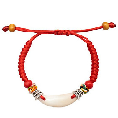 VÒNG TAY , LẮC TAY DÂY ĐỎ NANH CHÓ MỰC TRỪ TÀ HỘ MỆNH