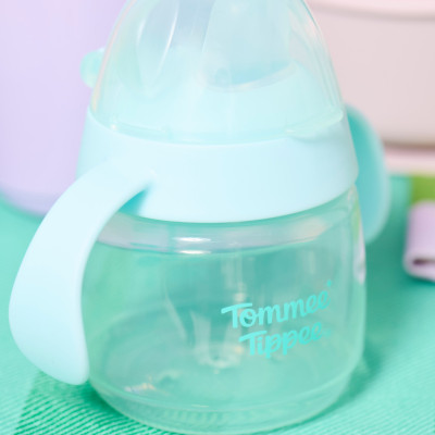 Bình tập uống nước có vòi mút chống tràn, chống sặc Tommee Tippee Soft Spout, 150ml, cho bé từ 4 tháng – Hồng