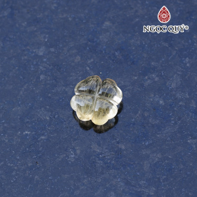 Mặt dây chuyền cỏ 4 lá thạch anh tóc vàng 15x15x7.5mm mệnh thủy, kim - Ngọc Quý Gemstones