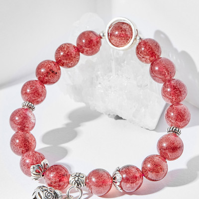 Vòng tay thạch anh dâu charm hồ lô Ngọc Quý Gemstones