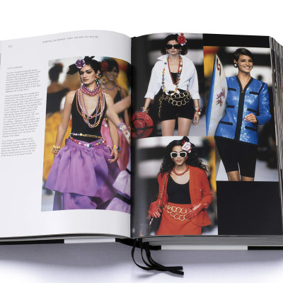Artbook - Sách Tiếng Anh - Chanel Catwalk