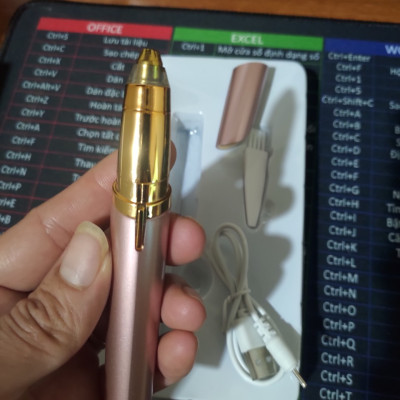 Bút tỉa lông mày lông mũi cao cấp,máy dùng sạc điện điện nhỏ gọi tiện