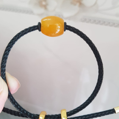 Vòng tay lu thống phối hạt lu đá mã não vàng anh đẹp với dây đen kiểu rút nữ mệnh thổ mệnh kim và mệnh thủy đeo may mắn hợp ạ