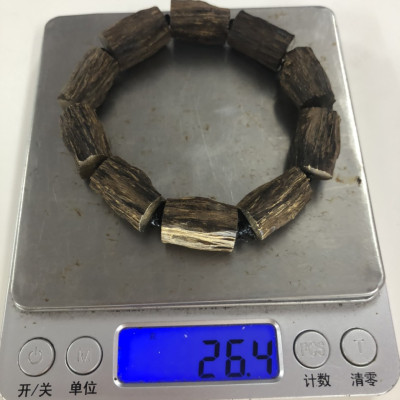 vòng trầm hương đeo tay tự nhiên cho nam