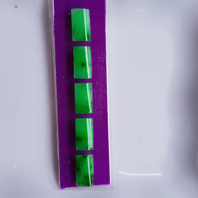 1 bộ lắc tay hình chữ nhật bóng đẹp Dài 13mm x Ngang 7mm x Cao 2mm Đá Ngọc Cẩm Thạch tự nhiên Xanh Ngọc tươi bóng đẹp Nữ bọc vàng đeo đẹp sang quà tặng ý nghĩa gửii đến Mẹ và người thân ạ