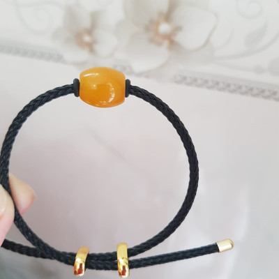 Vòng tay lu thống phối hạt lu đá mã não vàng anh đẹp với dây đen kiểu rút nữ mệnh thổ mệnh kim và mệnh thủy đeo may mắn hợp ạ