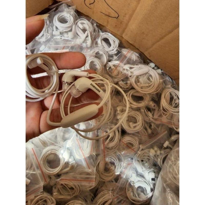 Tai Nghe SamSung Cổng 3.5 Dùng chung cho mọi dòng máy điện thoại, laptop,... trên thị trường, Âm thanh trong️