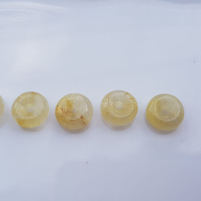 Bộ Trang Sức Phong Thủy 5 Đồng tiền đá thạch anh tóc vàng may mắn tài lộc Size đk 10mm x cao 4,5mm x lỗ 2mm mệnh Kim mệnh Thổ và mệnh Thủy Nữ phối lên bộ lắc tay hay mặt dây chuyền vàng đeo xinh đẹp may mắn ạ