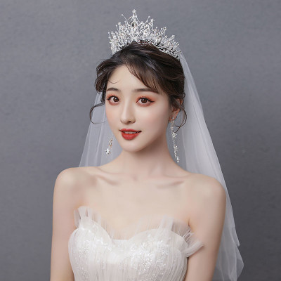 Vương miện cô dâu đính đá lấp lánh