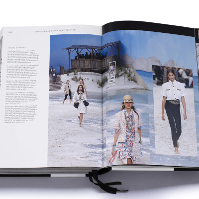 Artbook - Sách Tiếng Anh - Chanel Catwalk