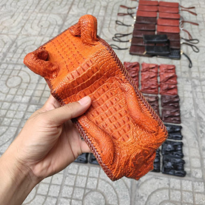 Ví Cá Sấu Nguyên Con Có Đầu Và Chân Tay!