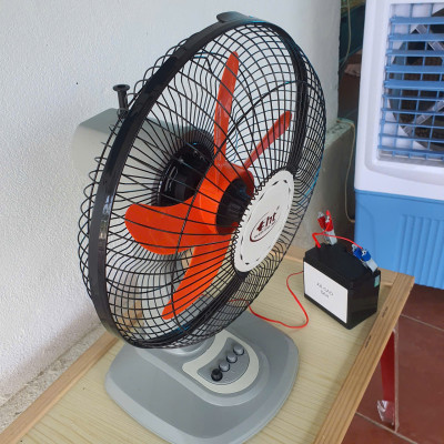 Quạt bàn Kẹp Bình 12V, Có 3 Tốc Độ Gió Khác Nhau, Loại CN B3, Cánh 30cm gió mạnh