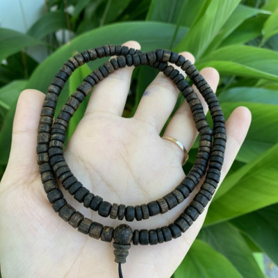 Vòng đeo tay, lắc tay kiểu bánh xe quấn 3 vòng phong thủy từ gỗ trầm hương sánh chìm indonesia