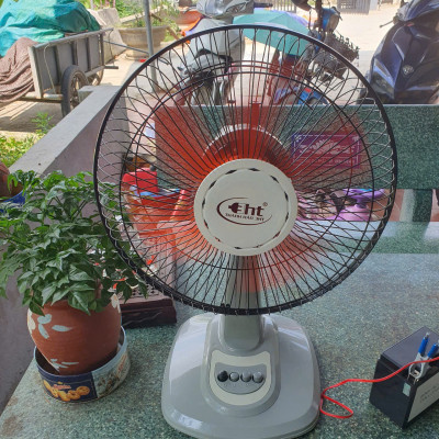 Quạt bàn Kẹp Bình 12V, Có 3 Tốc Độ Gió Khác Nhau, Loại CN B3, Cánh 30cm gió mạnh