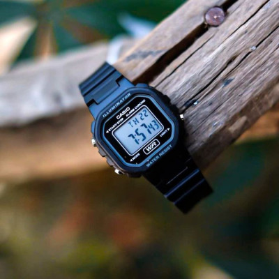 Đồng Hồ Điện Tử Nữ Casio LA-20WH-1A Dây Nhựa