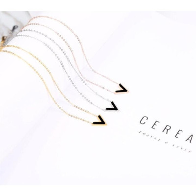 Dây chuyền nữ titan thời trang cao cấp mặt chữ V nền đen thép không gỉ trangsucpt 3 màu sắc DCNUT74