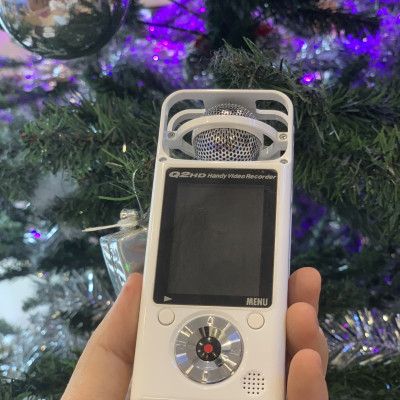 Máy quay cầm tay ZOOM Q2HD – Hàng Chính Hãng