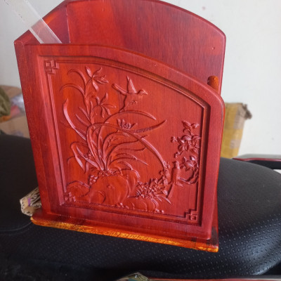 Giá sách cắm bút đựng đa năng bằng gỗ hương kt 30×21×18cm