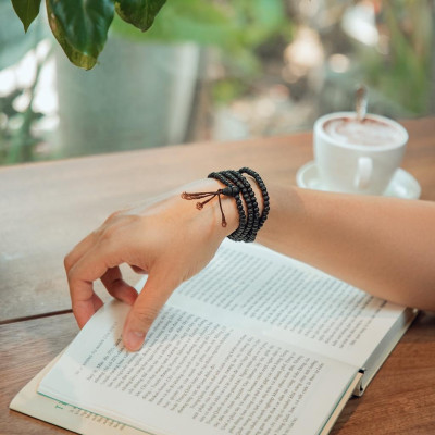 Chuỗi trầm hương Indo làm vòng tay hoặc dây chuyền 4mm phong thủy Udumbara