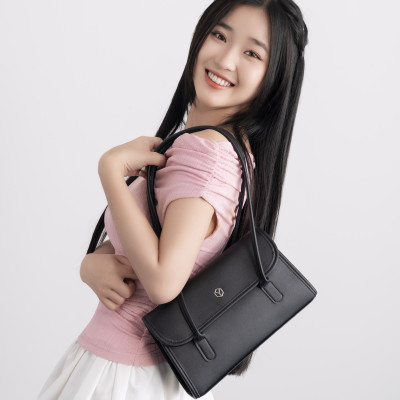 Túi Yuumy ( Thời trang nữ cỡ trung nắp gập nhấn viền - Túi đeo vai da Seasand YN272 )