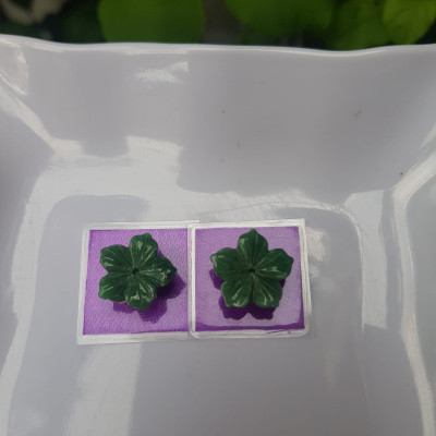 Đôi bông tai Bông Hoa Mai 5 Cánh đều đẹp Đá Ngọc Cẩm Thạch Xanh Ngọc Đều tự nhiên Size 13mm x dầy 3mm Nữ bọc vàng đeo rất đẹp sang ạ