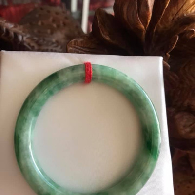 VÒNG TAY NỮ LOẠI VIP XANH BÔNG ĐẬU LÝ SỊN 48MM 100% CẨM THẠCH TỰ NHIÊN