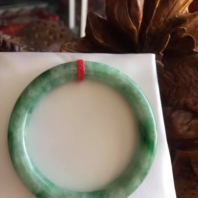 VÒNG TAY NỮ LOẠI VIP XANH BÔNG ĐẬU LÝ SỊN 48MM 100% CẨM THẠCH TỰ NHIÊN