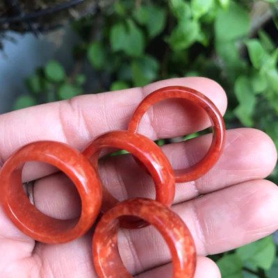  NHẪN ĐEO TAY MÀU ĐỎ 18MM CHẤT LIỆU ĐÁ CẨM THẠCH   HỢP NAM MỆNH HỎA THỔ