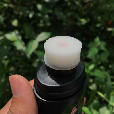 1 chai xi đánh giày Gloking, dạng lỏng dễ dàng ngấm sâu làm mềm và làm bóng da.