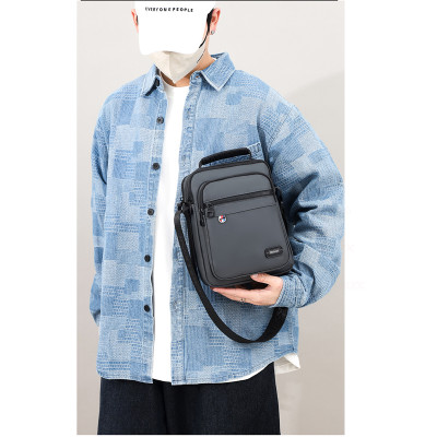 Túi đeo chéo nam phong cách mới  - BEE GEE DCN9254