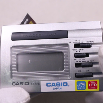 Đồng Hồ Báo Thức Để Bàn Điện Tử Casio DQ-541D-8R Màu Xám Trắng