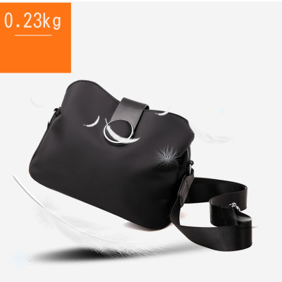 Túi đeo chéo nữ phong cách dễ thương – BEE GEE DCNU1083