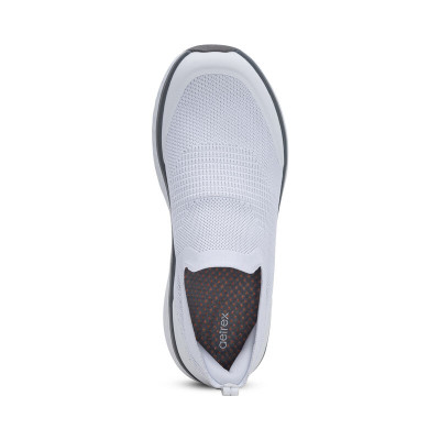 Giày thể thao sức khỏe nam Aetrex Dash White - sneaker dạng xỏ, đế nâng vòm cân chỉnh chân