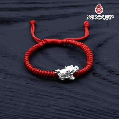 Vòng tay thắt dây đỏ phối charm long quy bạc - Ngọc Quý Gemstones
